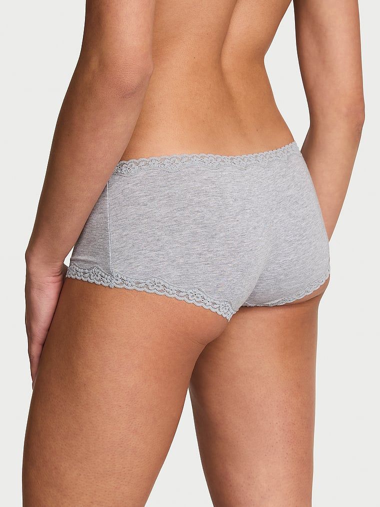 Pantaloni scurți de bumbac cu dantelă pe margini: Boyshort cu margini din dantelă. Produsul este de culoare gri și provine din colecția Lace Trim.