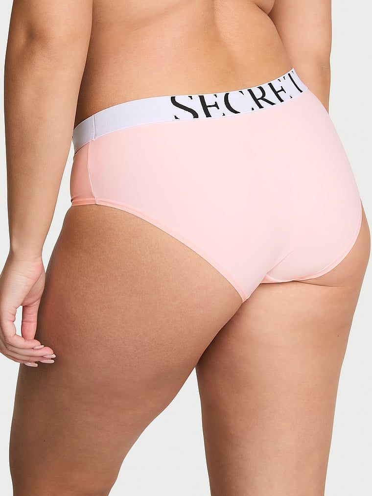 Chiloți cu logo-ul Cool Hiphugger. Produsul este roz și provine din colecția Victoria's Secret.