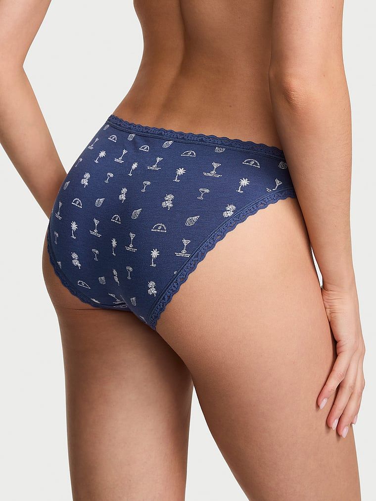 Chiloți din bumbac cu dantelă cu dantelă și baie de baie. Produsul este modelat și provine din colecția Lace Trim.