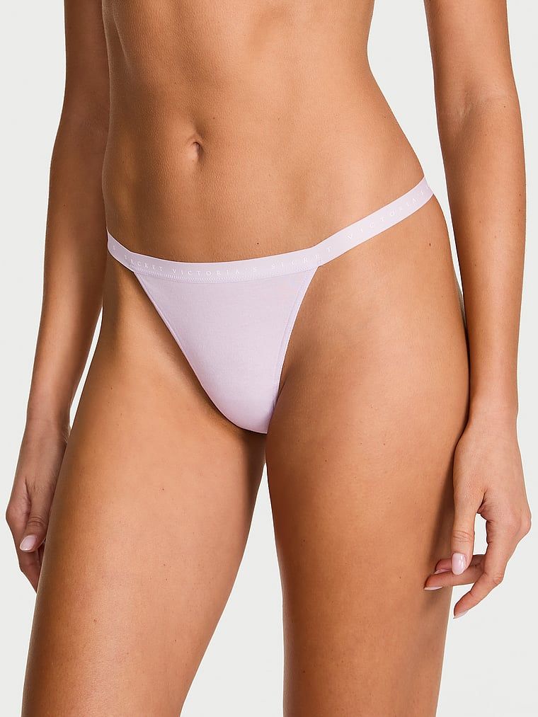 Tanga de bumbac elastic. Produsul este de culoare mov și provine din colecția Victoria's Secret.