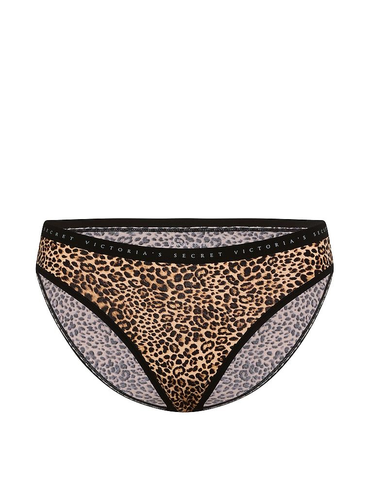 Chiloți de bumbac Bikini. Produsul este modelat și provine din colecția Victoria's Secret.