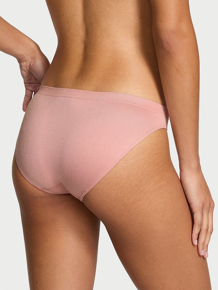 Chiloți Seamless Shine Bikini. Produsul este de culoare roz și provine din colecția Seamless