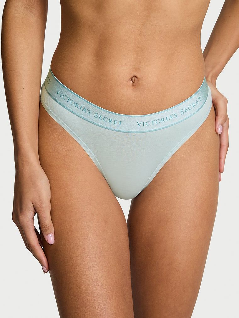 Tanga de bumbac cu logo la talie. Produsul este de culoare verde și provine din colecția Bumbac.