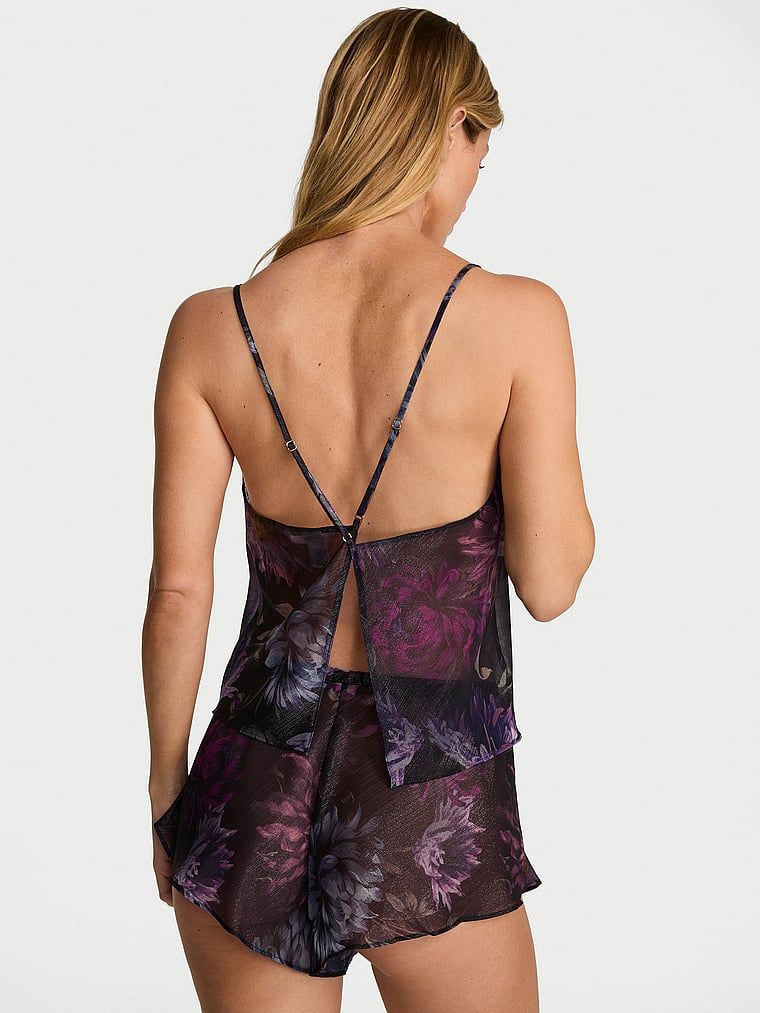 Set de șiffon - top și pantaloni scurți Midnight Dahlias. Produsul este floral și provine din colecția Victoria's Secret.