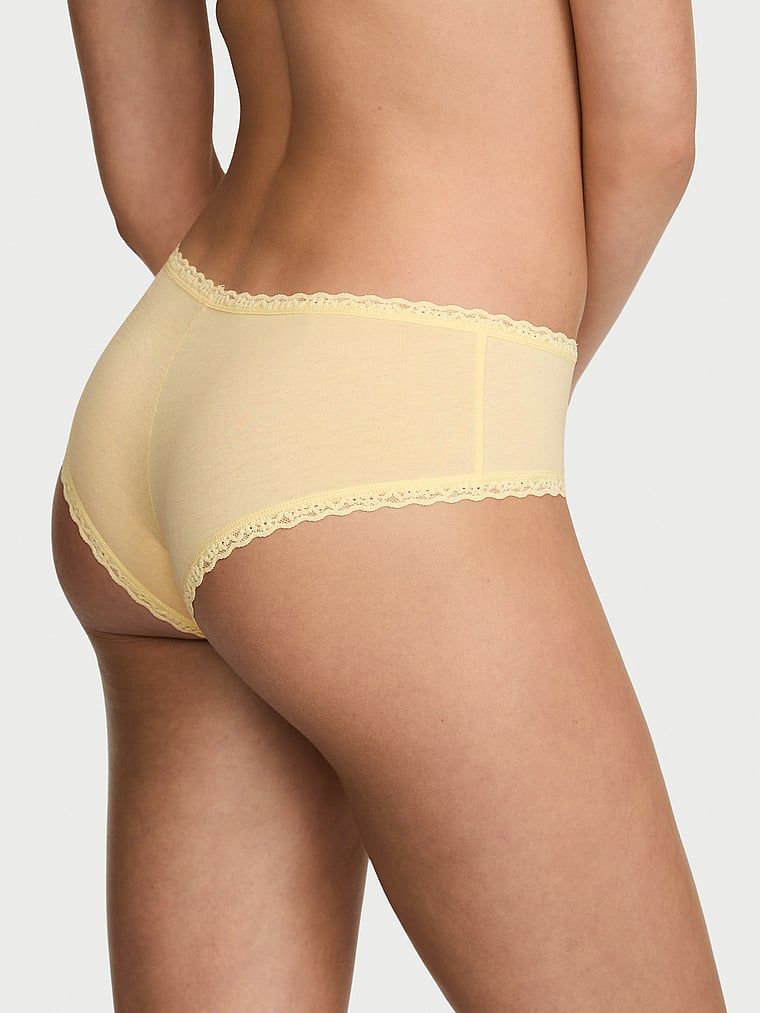 Chiloți de bumbac cu dantelă pe margini, dantelă-talie obraznică. Produsul este galben și provine din colecția Lace Trim.