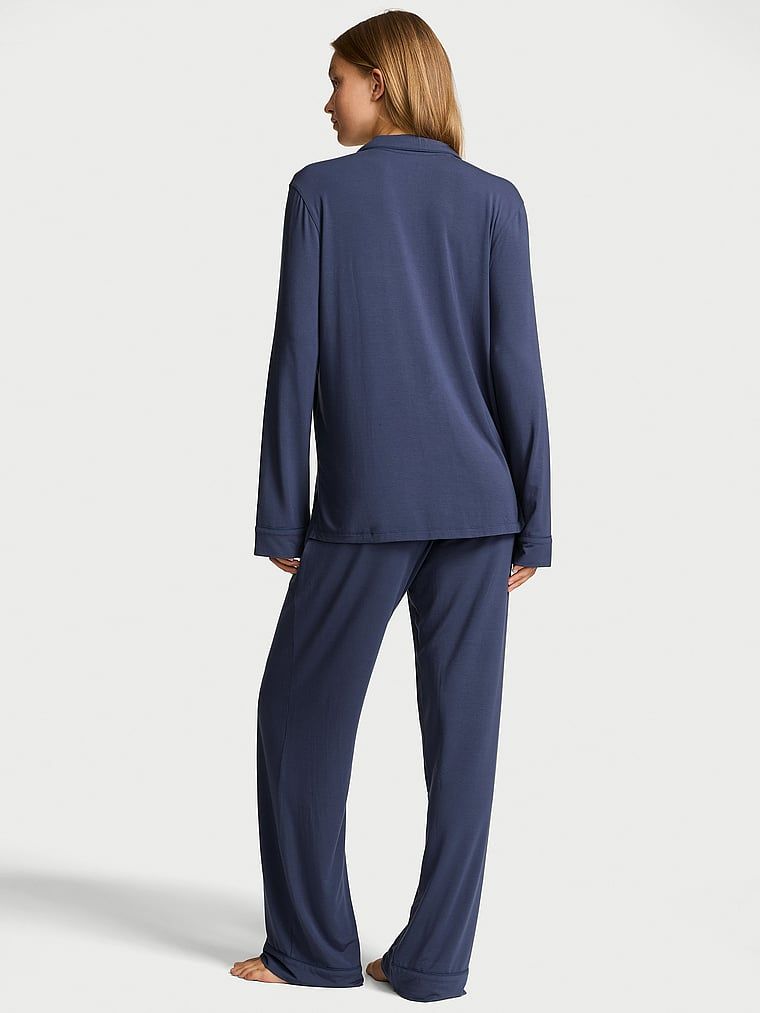 Pijamale realizate din SoSoft modal. Produsul este albastru și provine din colecția Victoria's Secret.