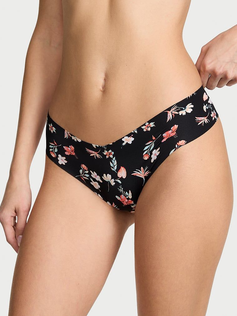 Tanga fără cusură. Produsul are un model floral și provine din colecția No-Show.