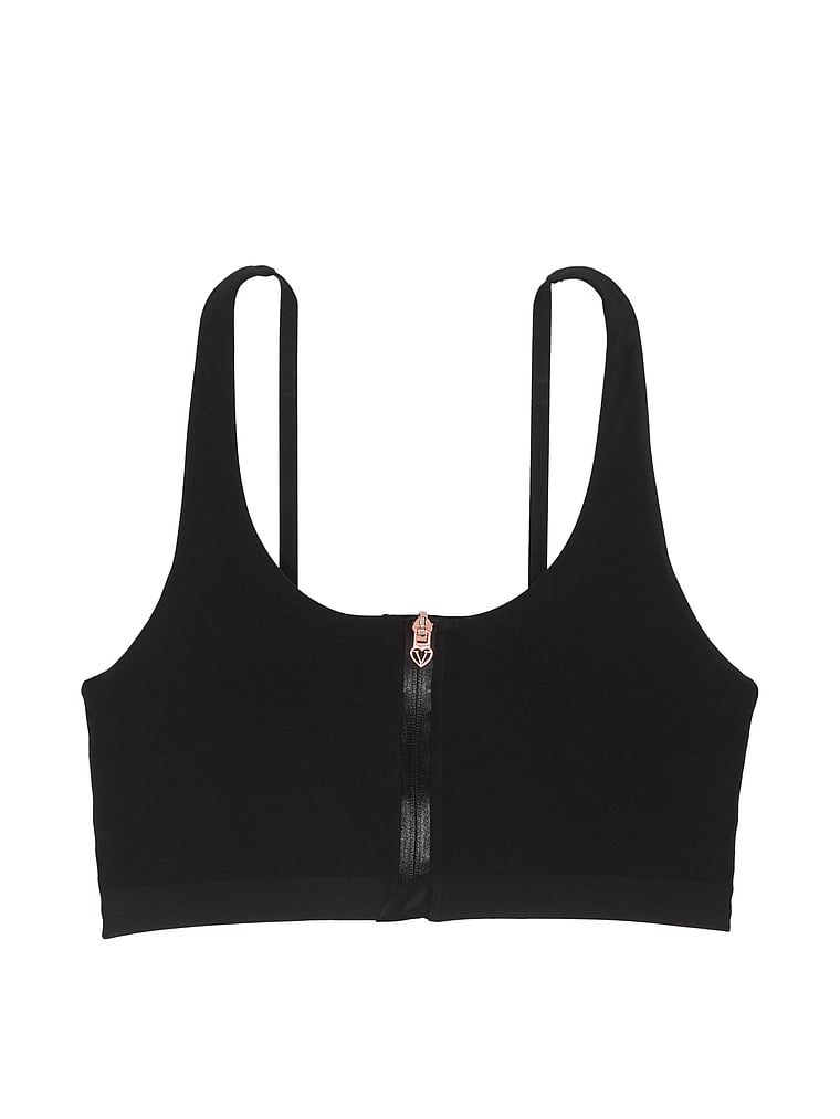 Pantaloni scurți modelatori Shapewear by Victoria. Produsul este bej și provine din colecția Victoria's Secret.