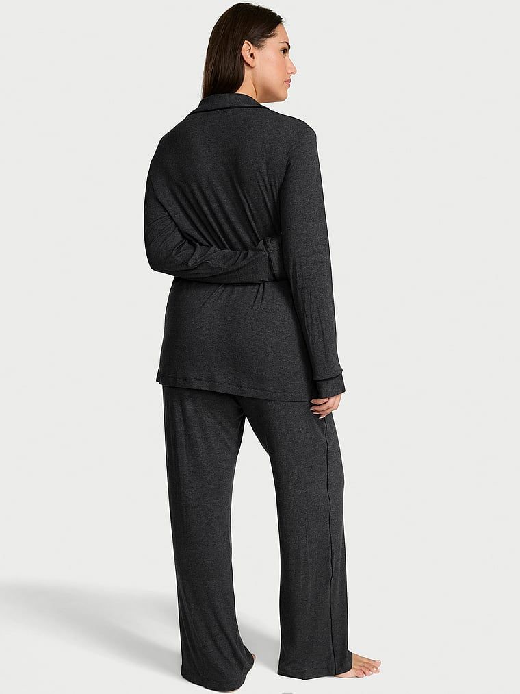 Pijamale modale cu nervuri. Produsul este de culoare gri și provine din colecția Victoria's Secret.