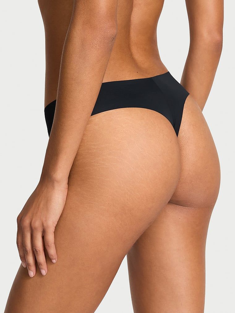 Tanga fără sudură fără prezentare. Produsul este de culoare albastră și provine din colecția No-Show.