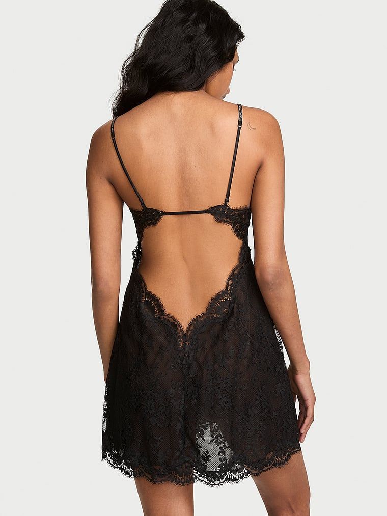 Rochie mini Twinkle Strap Slip cu bretele lucioase. Produsul este negru și face parte din colecția Dream Angels.
