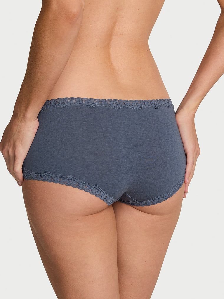 Pantaloni scurți de bumbac cu dantelă pe margini: Boyshort cu margini din dantelă. Produsul este albastru și provine din colecția Lace Trim.