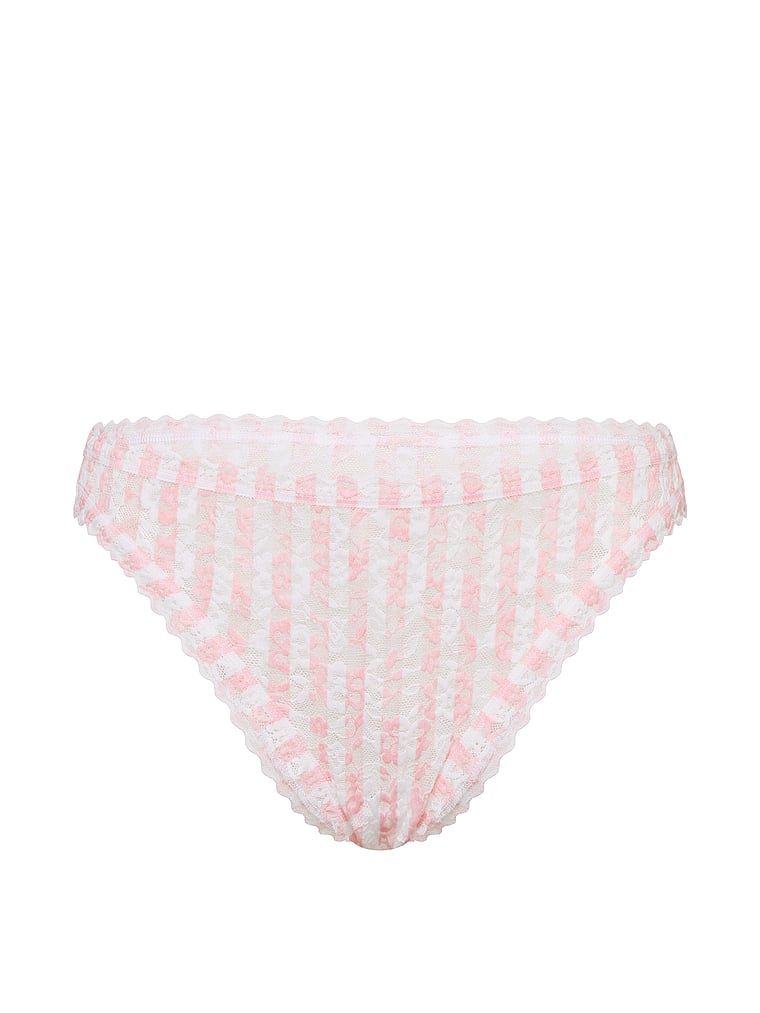 Chiloți din dantelă, dantelă anii '90. Produsul este modelat și provine din colecția Lacie.