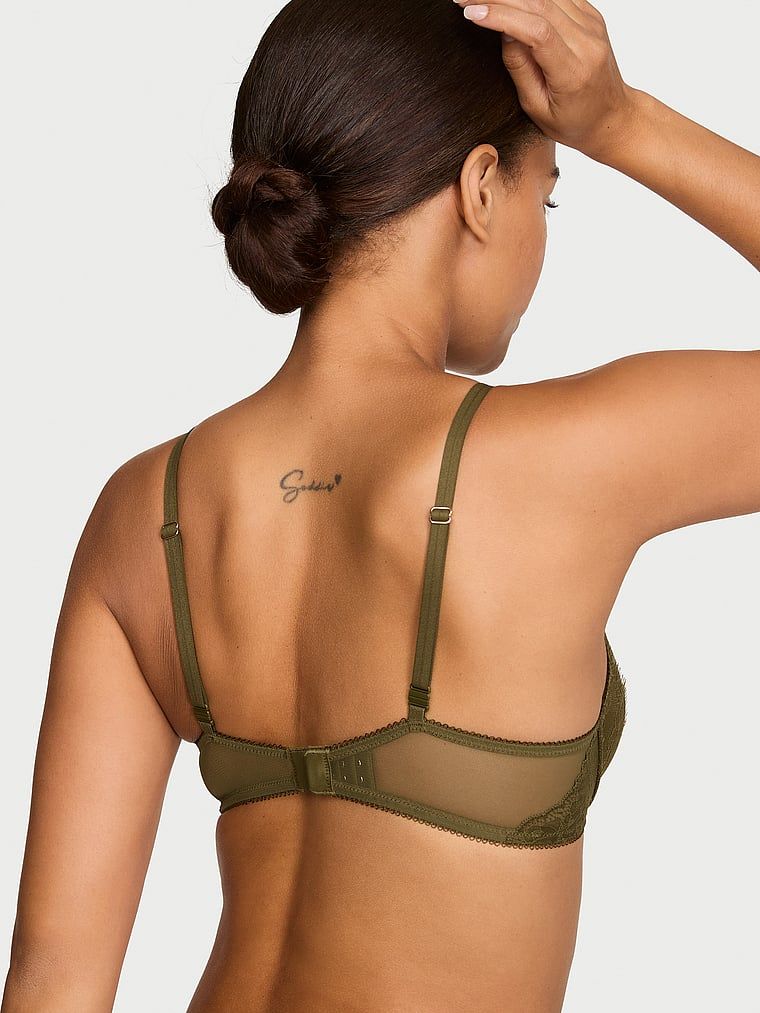 Sutien push-up cu inserții de dantelă cu decolț adânc. Produsul este de culoare verde și provine din colecția Very Sexy.