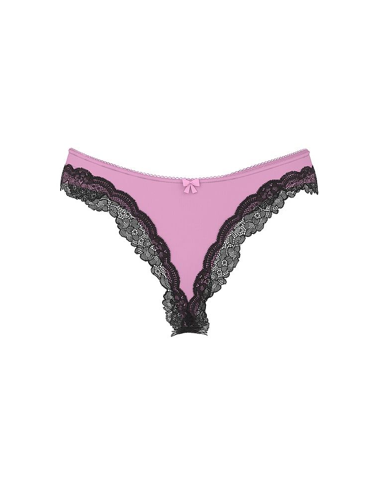 Tanga cu decolț înalt al lui Tease. Produsul este de culoare mov și provine din colecția Victoria's Secret.