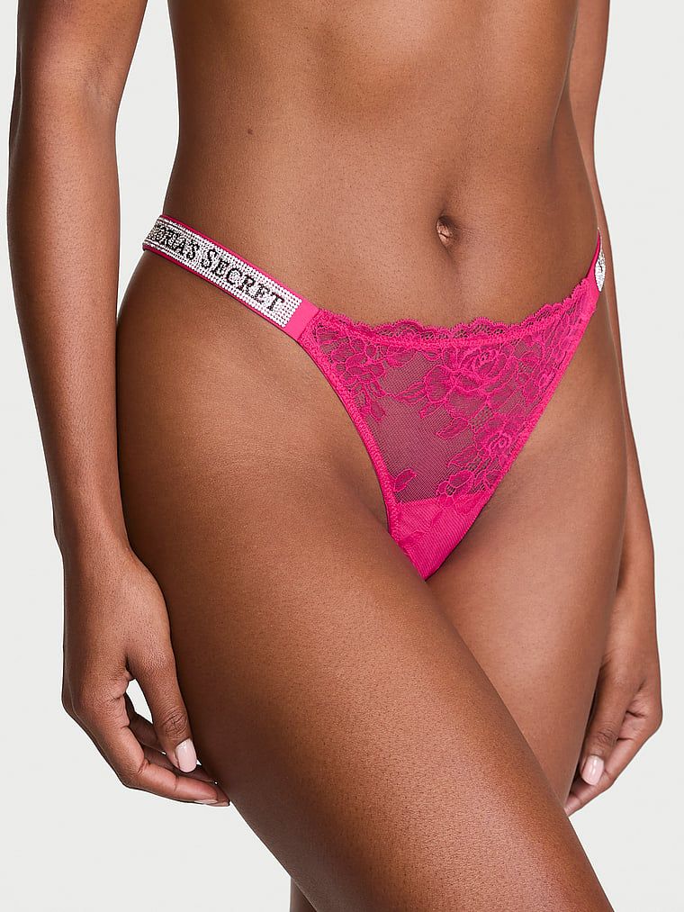 Chiloți brazilieni din dantelă cu dungi braziliene Shine Strap. Produsul este roz și provine din colecția Very Sexy.