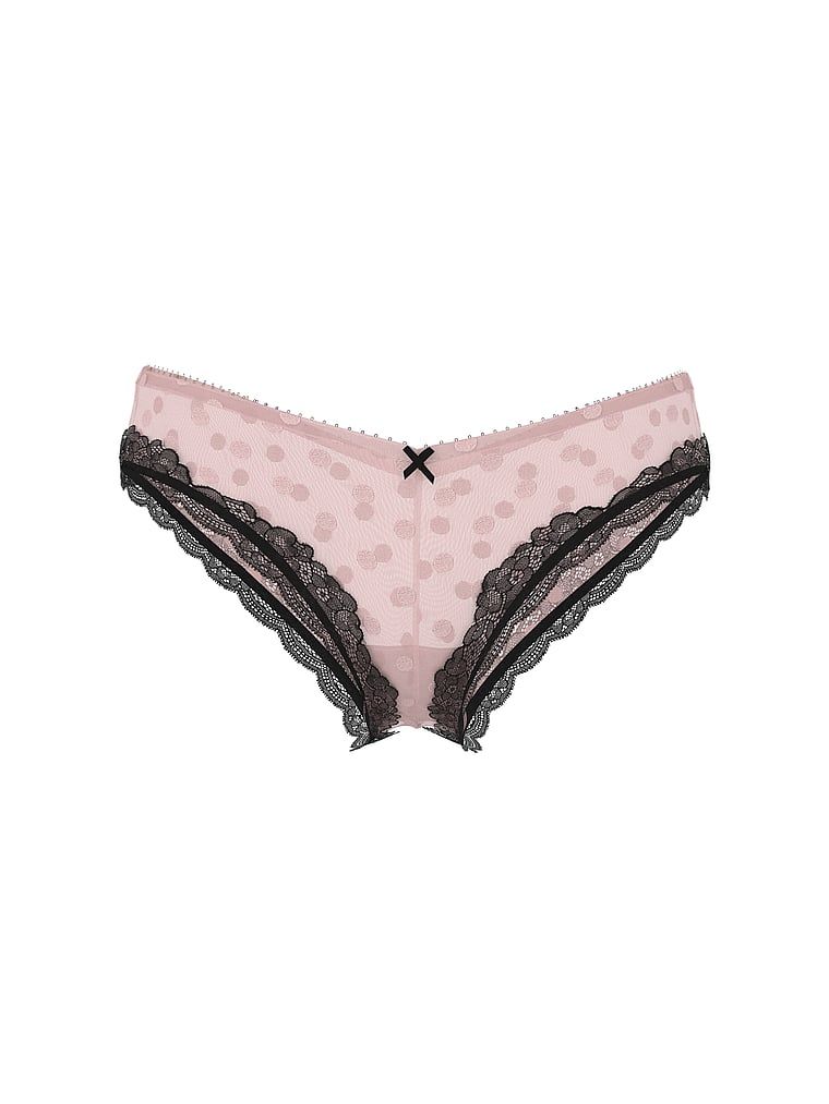 Chiloți din plasă cu buline și picioare înalte Tease Sheer Dot Cheeky. Produsul este modelat și provine din colecția Victoria's Secret.