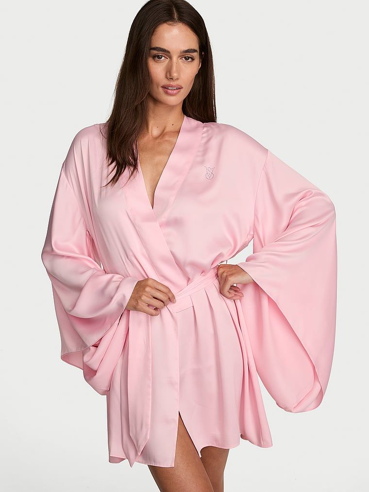 Halatul de satin Fashion Show 2026. Produsul este roz și provine din colecția Very Sexy.