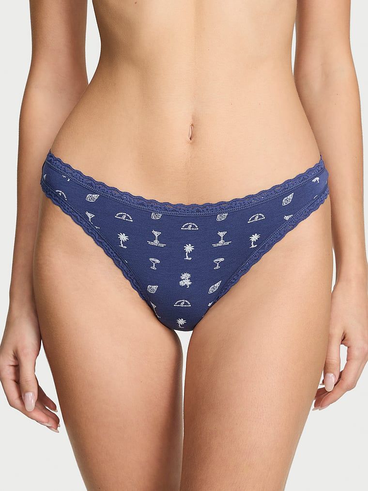 Tanga de bumbac cu dantelă pe margini: talie din dantelă. Produsul este modelat și provine din colecția Lace Trim.