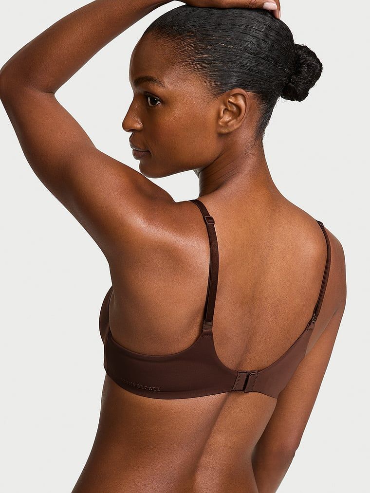 Sutien ușor căptușit, cu balconet FlexFactor. Produsul este de culoare maro și provine din colecția Body by Victoria.